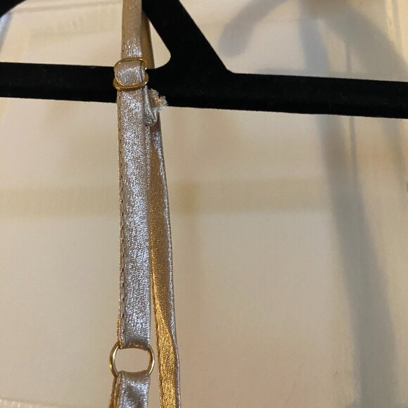 Elegant Gold Dress - Picture 7 of 9